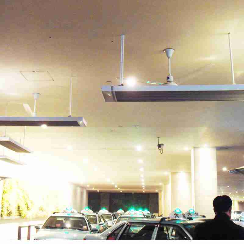 出租車乘客待客區(qū)加熱采暖 遠(yuǎn)紅外電熱輻射采暖加熱器